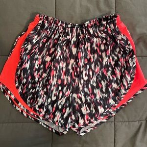🌺 NIKE running shorts 🌺